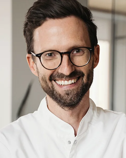 Dr. Tobias Ostermann